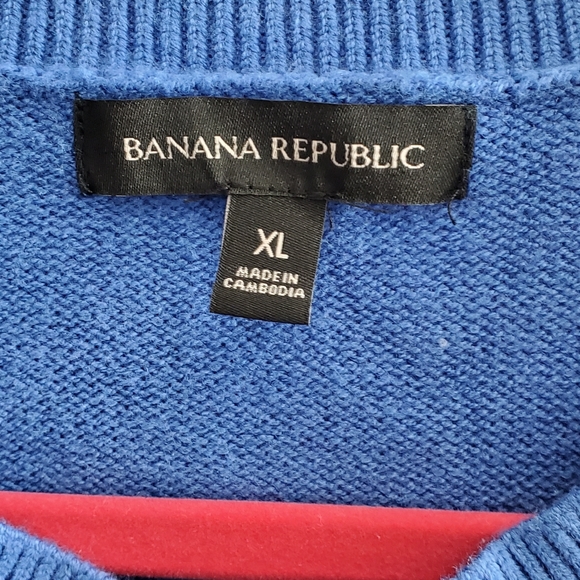 Banana Republic Ladies Crew Sweater - Picture 4 of 4